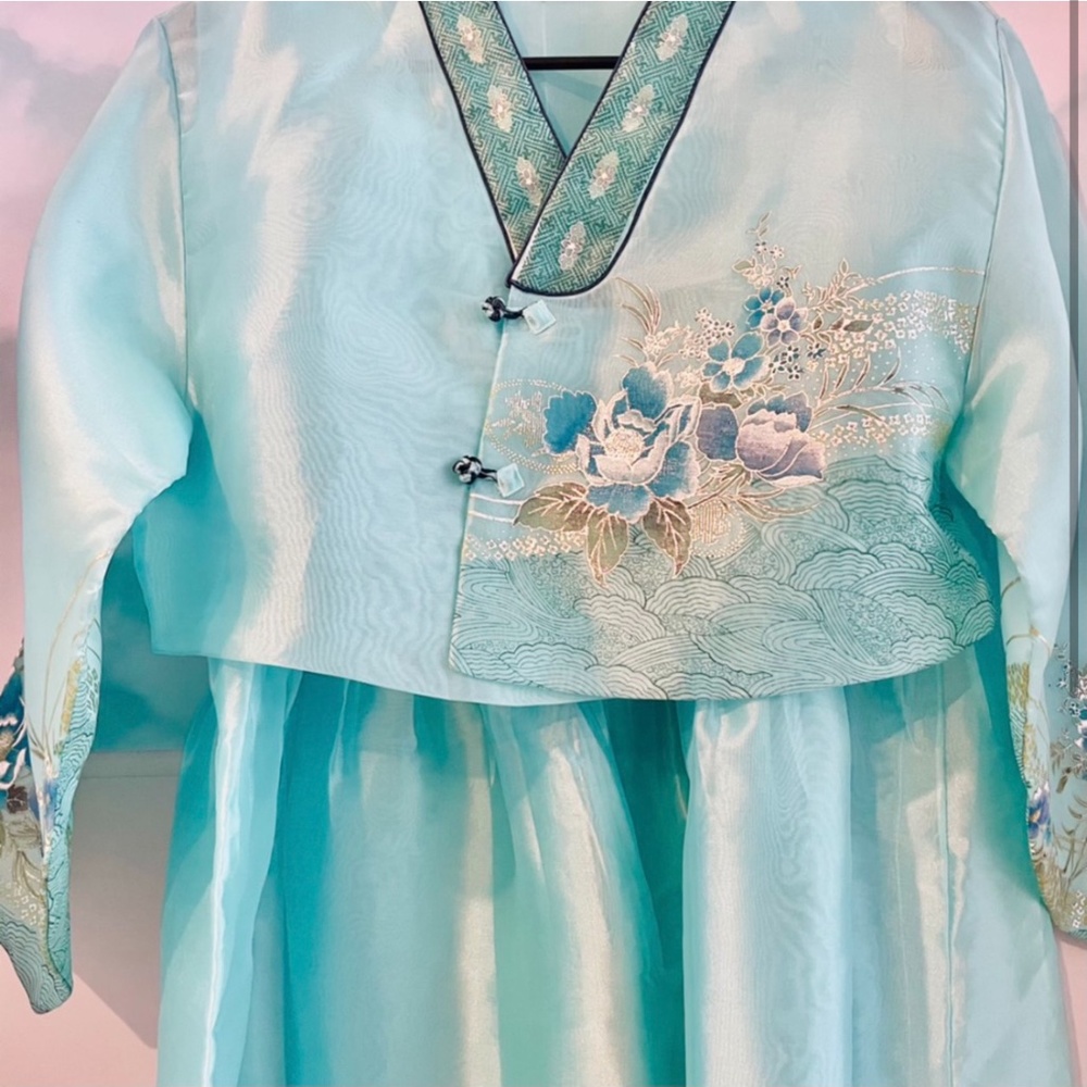 Hanbok Korean traditional outfit